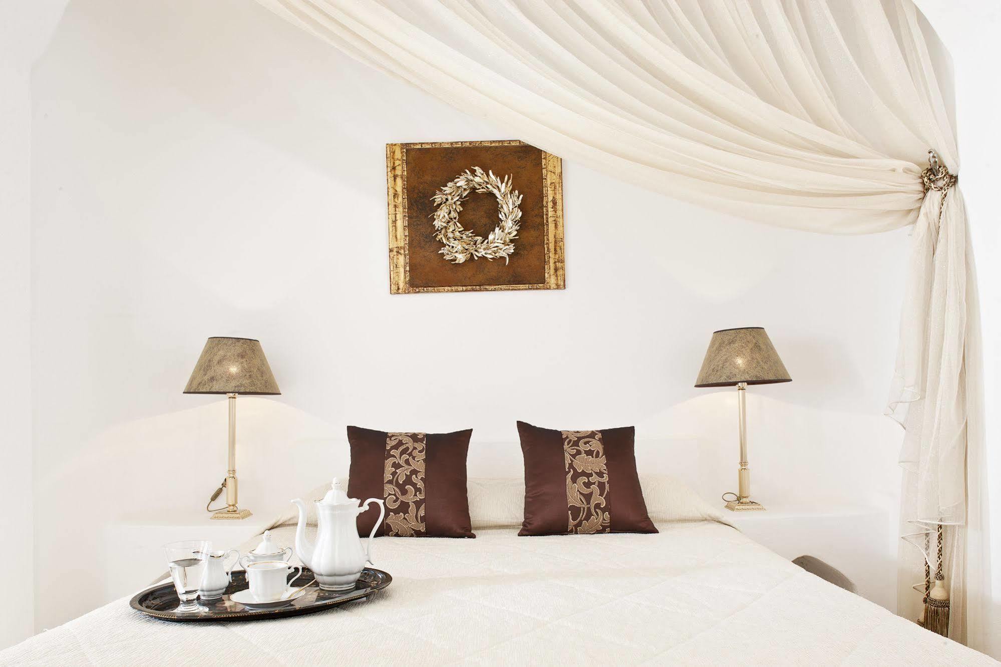 Avianto Hotel Imerovigli (Santorini)
